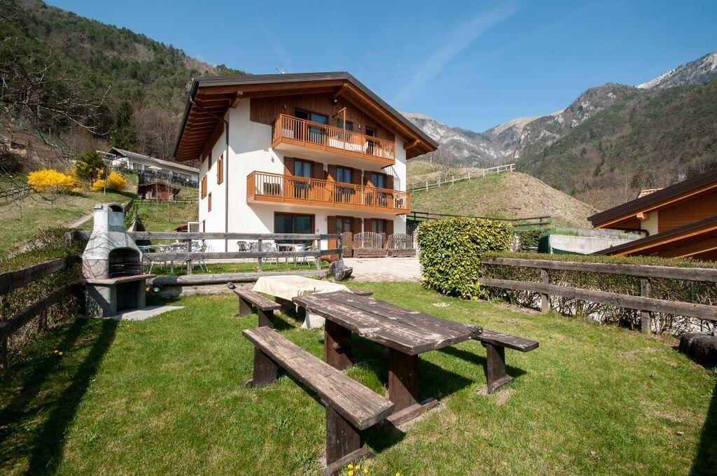 B&B Ledro Affittacamere Mezzolago Exterior foto